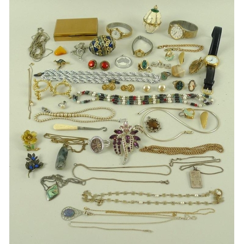 832 - A collection of mixed jewellery, to include a 9ct gold Lady's Elco wristwatch, a heart shaped amber ... 