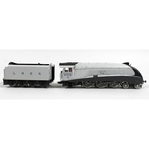 694 - A large collection of OO gauge locomotives, carriages, wagons, track and accessories, mostly Hornby,... 