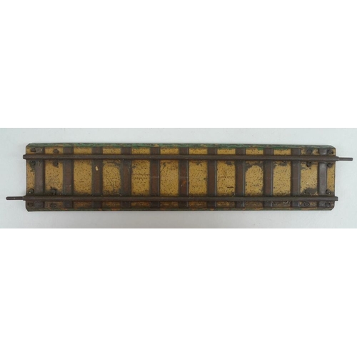 700 - A group of O gauge tinplate coaches, early 20th century, comprising two Marklin passenger coaches, w... 