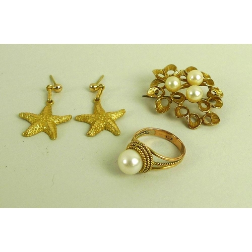 829 - A pair of 18ct gold drop star-fish earrings, 5.2g, together with a 14ct gold and pearl ring, size 'J... 