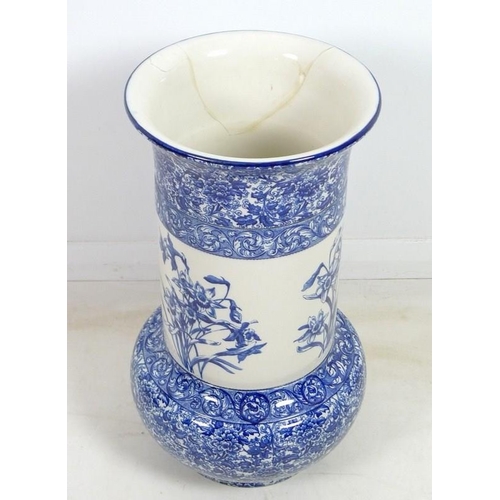 915 - A large Doulton ceramic vase, transfer printed with blue and white floral decoration, base marked 'D... 