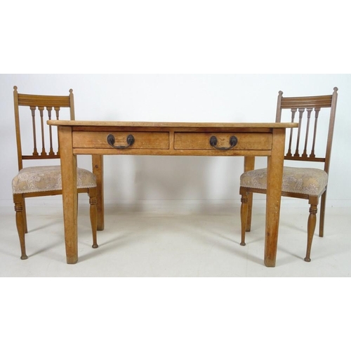 926 - An early 20th century pine kitchen table with two drawers, raised on square section tapering legs, 1... 