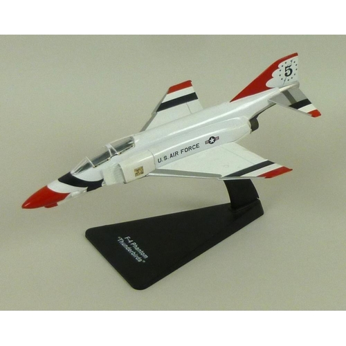 632 - A large collection of metal die cast models of fighter planes by Franklin Mint Armour Collection inc... 