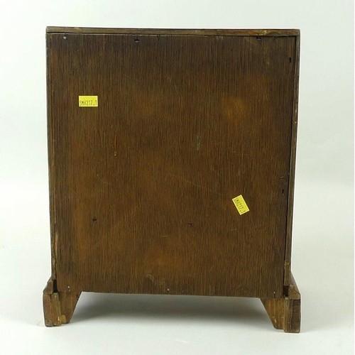 917 - A mid to early 20th century mahogany Journeyman's bureau, the fall front with satinwood fan patera, ... 