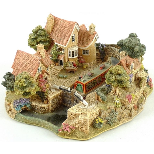 526 - A collection of Lilliput Lane models, including Tranquil Waterways, limited edition number 430 of 20... 