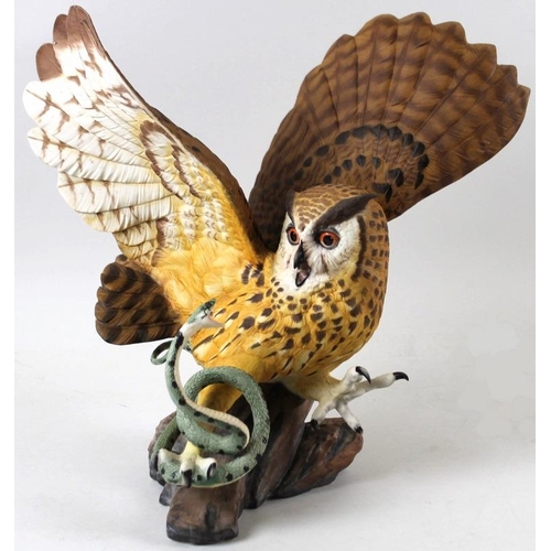 534 - A collection of Franklin Mint figurines, modelled as owls, comprising The Spectacled Owl, 1990, 32 b... 