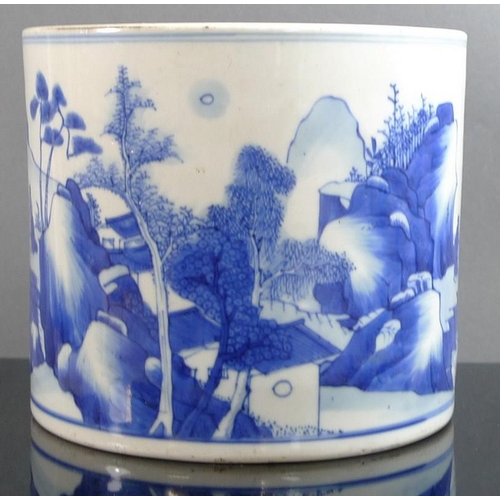 570 - A Chinese porcelain brush pot, bitong, Qing Dynasty, 18th century, decorated in underglaze blue with... 