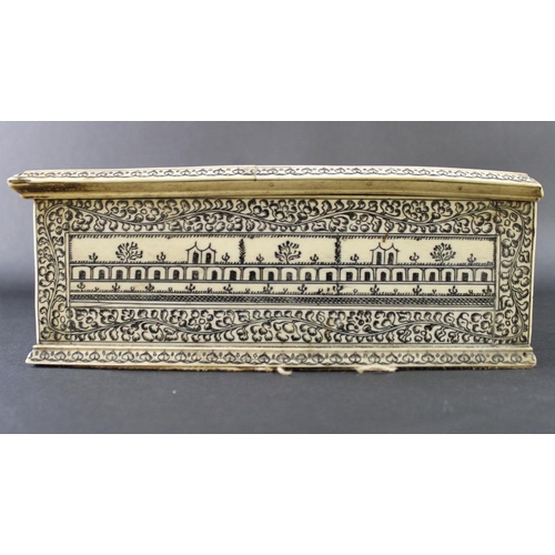 788 - An early 19th century Anglo-Indian Vizagapatam ivory veneered sandalwood box, decorated overall with... 