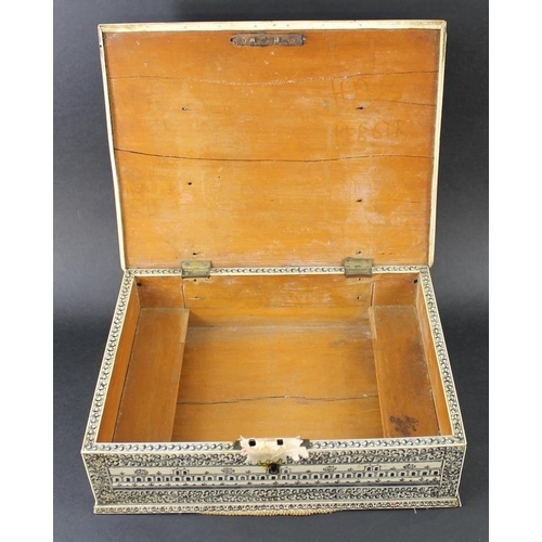 788 - An early 19th century Anglo-Indian Vizagapatam ivory veneered sandalwood box, decorated overall with... 