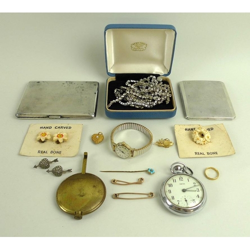 888 - A selection of jewellery, including a 22ct gold wedding band, size G/H, 2g, two 9ct gold safety pins... 