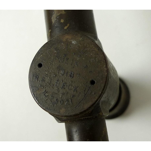 660 - A WWI trench periscope by R J Beck and Co, Mk IX, dated 1918, no. 29021, 59cm long.