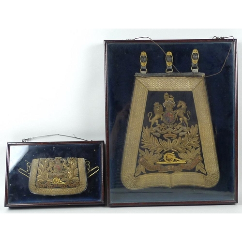 679 - A Royal Horse Artillery Officer's pouch and sabretache, the pouch of the regulation pattern with gol... 