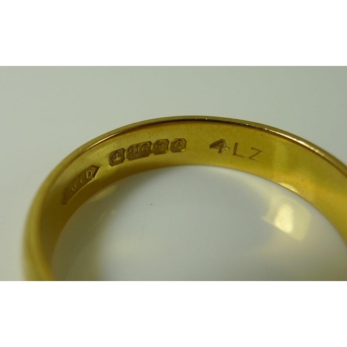 890 - Two 22ct gold wedding bands, each size 'O', 5.5g and 4.8g. (2)