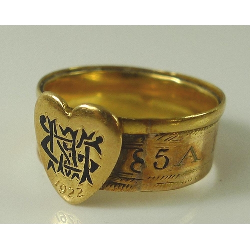 917 - A collection 9ct gold jewellery, comprising a pair of cufflinks, with engraved zig-zag decoration, a... 