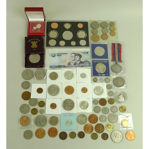 807 - A collection of coins, including a boxed set of Maundy Money, a 2001 decimal coin set including a £5... 