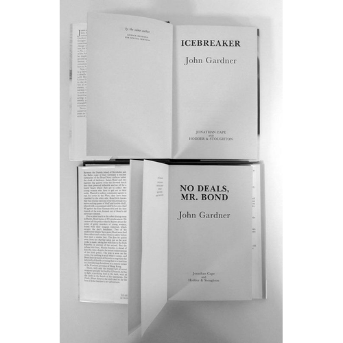 481 - A collection of James Bond 007 novels by John Gardner, comprising six novels published by Jonathan C... 