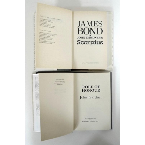 481 - A collection of James Bond 007 novels by John Gardner, comprising six novels published by Jonathan C... 