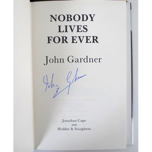 481 - A collection of James Bond 007 novels by John Gardner, comprising six novels published by Jonathan C... 