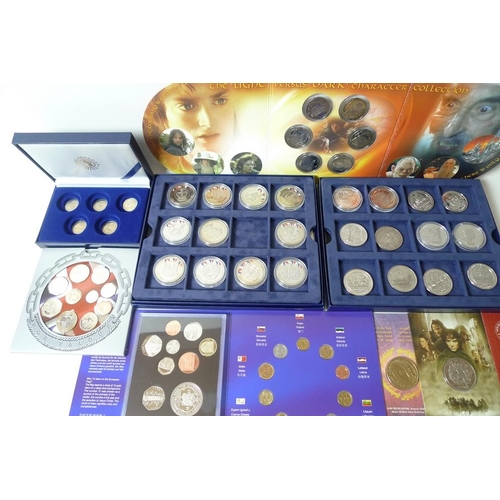 781 - A collection of coins, mostly uncirculated, including a Kew Garden' 50 pence piece, two Royal Mint U... 