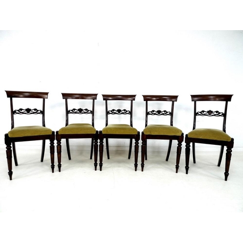 923 - A set of five William IV rosewood dining chairs, carved bar backs, green velvet upholstered drop in ... 