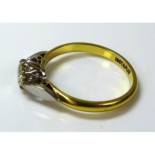 794 - An 18ct gold and platinum diamond solitaire ring, approx 0.3ct, with platinum leaf shoulders, size N... 