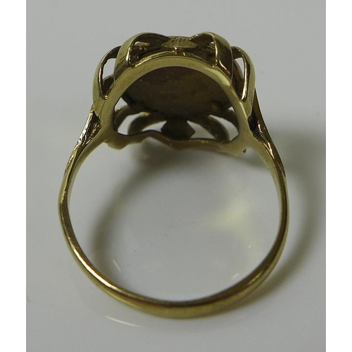 821 - A 9ct gold ring set with a gold Imperio Mexicano Maximiliano token, dated 1865, size L, 2.3g