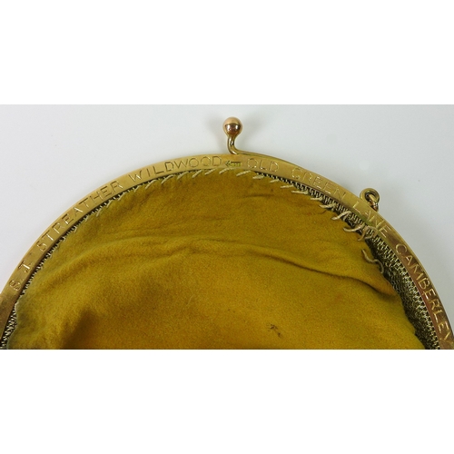 255 - An Art Deco 9ct gold mesh evening bag, London 1924, The Gold Mesh Bag Co Ltd, engraved to inside rim... 