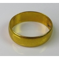 A 22ct gold ring, size J, 4g.