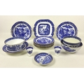 A group of Victorian and later Willow Pattern china, comprising five Graingers Worcester plates, 20c... 