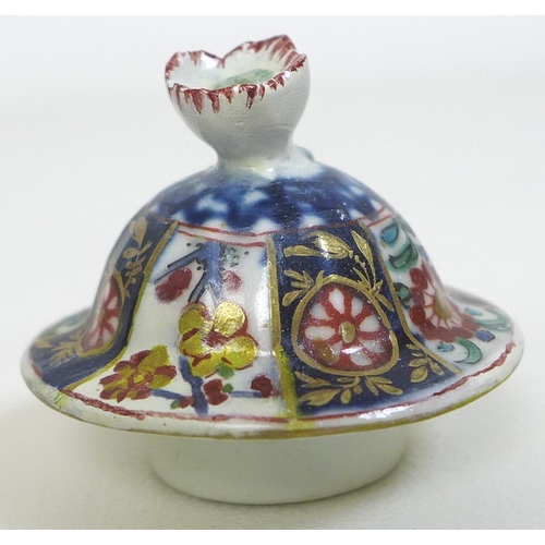 55 - A Worcester, First Period, small porcelain vase and cover, circa 1770, decorated in Imari style with... 