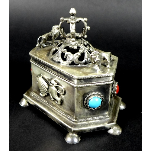 33 - Judaica: a Russian silver hexagonal box, pierced lid with crown flanked by two prowling lions, the s... 