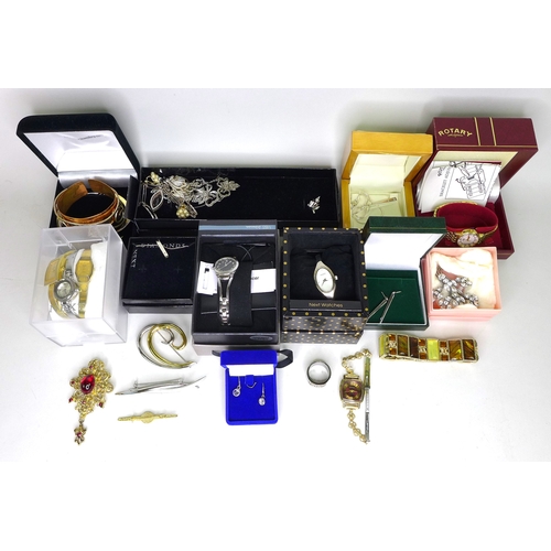 142 - A quantity of vintage and later costume jewellery including a White Ice of London silver and diamond... 