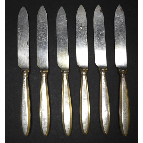 34 - A group of Victorian and later silver wares, two cased sets of six teaspoons, including nine napkins... 