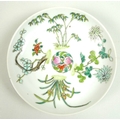 A Chinese famille verte porcelain saucer dish, Qing Dynasty, 18th century, decorated with a central ... 