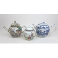 An 18th century Chinese porcelain Cantonese pattern wine pot, with two reserves depicting a figures ... 