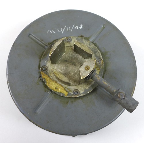 117 - A WWII Air Ministry 0.2.A. compass, reference number '6A/892', together with an Azimuth Circle NO. 4... 