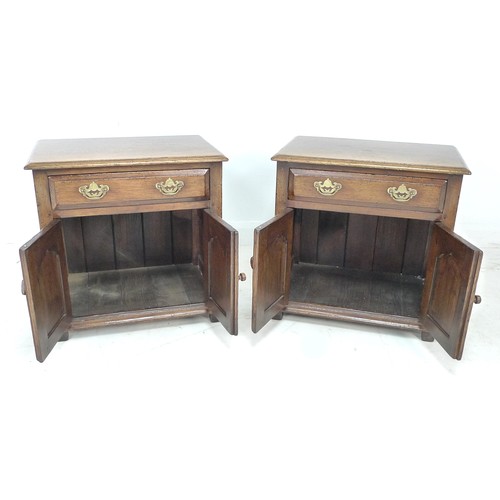 272 - A pair of modern stained oak bedside cabinets by Titchmarsh & Goodwin, in Georgian style, each with ... 