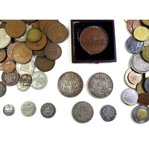 82 - A collection of British and international coins and bank notes, including some with silver content, ... 