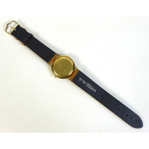 118 - A 14k gold cased Elco gentleman's wristwatch, circa 1960, circular silvered dial with gold batons, g... 