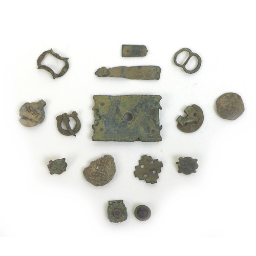 71 - A collection of fifteen detectorist finds dating from 13th century and later, comprising an incomple... 