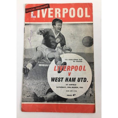 117 - A large collection of over 180 1960s and later West Ham Football Club away match programmes, earlies... 