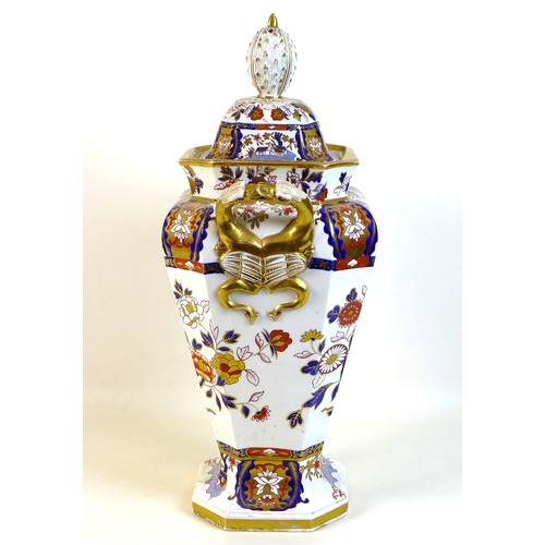 58 - A large Copeland Spode ceramic vase and cover, in Imari pattern 3955, circa 1840, with twin dragon h... 