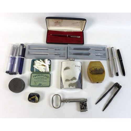 69 - A group of miscellaneous collectables, including a Parker fountain pen with 14ct gold nib, further f... 