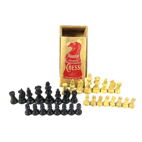 163 - A Staunton boxwood chess set, House Martin,  king 6cm high, in original box, 15 by 8 by 5cm.