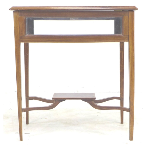 306 - An Edwardian mahogany and inlaid vitrine, lift top, X stretcher, raised on slender tapering legs, 63... 