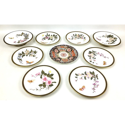 61 - A group of 19th century Royal Worcester porcelain, comprising a 19th century Imari pattern plate, 23... 