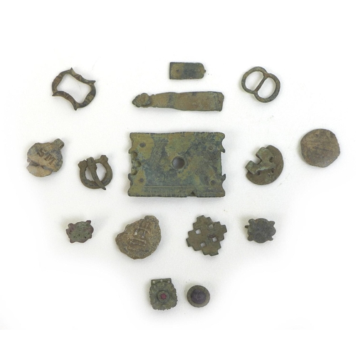 99 - A collection of fifteen detectorist finds dating from 13th century and later, comprising an incomple... 