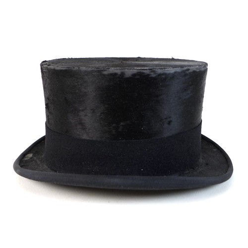 125 - A vintage silk top hat, by S Patey, London, Ltd, internal dimensions approximately 18.6 by 15.5cm, 1... 