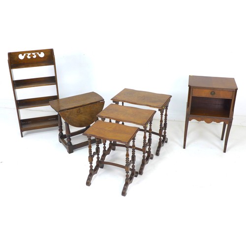 254 - A group of four pieces of furniture, comprising a nest of three mahogany tables with quarter veneere... 