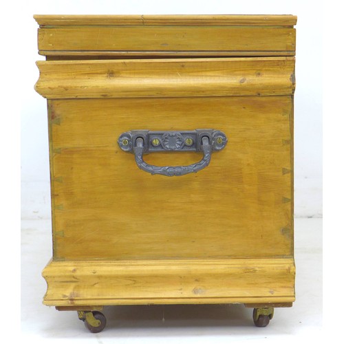 256 - A pine blanket chest, with metal carry handles to the sides, interior painted green, with lift out s... 